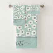 Manuscript Monogram Boho Sage Green White Grey Flo Bad Handdoek (Insitu)