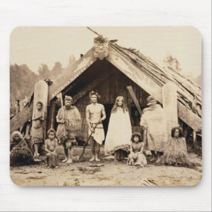 Maori Family, Nieuw-Zeeland, c.1880s (albumen prin Muismat