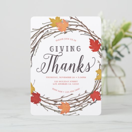 Maple Wreath Thanksgiving Dîner Invitation (Debout devant)