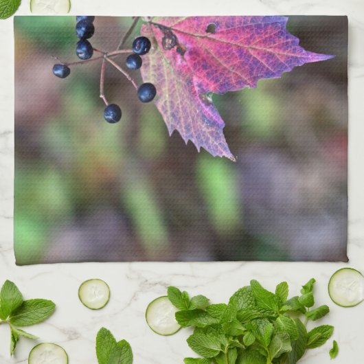 Mapleleaf Viburnum Autumn Leaves en Berries Theedoek (Gevouwen)