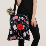 Maquillage, Parfum, Sac fourre-tout de cosmétiques<br><div class="desc">Motif mignon avec maquillage, cosmétiques, parfums et masques oculaires sur un arrière - plan noir, dessiné à la main par moi ! (voir d'autres couleurs dans ma boutique aussi) Celui-ci a la possibilité d'ajouter un monogramme. Modifiez-le pour ajouter vos initiales ou votre nom ou supprimez-le si vous le souhaitez. Modifiez...</div>