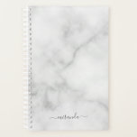 Marbre blanc de nom personnalisé de script moderne<br><div class="desc">Script moderne Nom personnalisé Marbre blanc Cadeau avec nom personnalisé en gris style de police de script moderne sur arrière - plan en marbre blanc.

Parfait comme cadeau de vacances pour elle.</div>