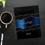Marbre noir marine bleu argenté nom 2023<br><div class="desc">Noir,  bleu marine et faux argent,  agate,  marbre pierre imprimé comme arrière - plan. Personnalisez et ajoutez votre nom et une année. Le nom est écrit avec un script de style moderne écrit à la main.</div>