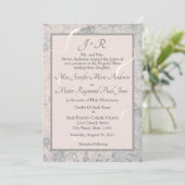 Marbre rose et gris Faire-part de mariage monogram (Debout devant)