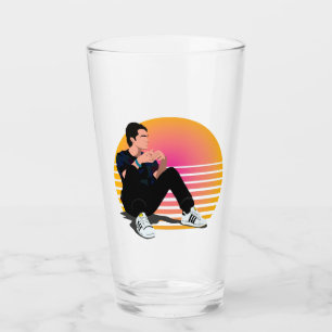 Marcus Baker retro vibe 90s Glas