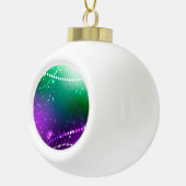 Mardi Gras Festive Paarse Achtergrond Keramische Bal Ornament (Rechts)