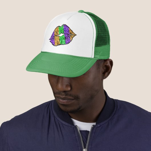 Mardi Gras Kiss Trucker Hat Trucker Pet (In situ)
