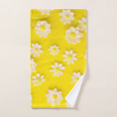 Marguerites avec un arrière - plan jaune (Serviette à main)
