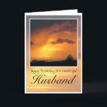 Mari Anniversaire, Soleil Lumineux Derrière Les Nu<br><div class="desc">Joyeux Mari d'anniversaire,  soleil d'orange profond brillant derrière des nuages sombres et brillants de pluie avec un texte noir disant,  'Joyeux anniversaire à un merveilleux mari'</div>