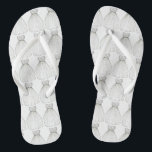 Mariage blanc robe mariée mariée Gown tongs<br><div class="desc">Les tongs présentent une illustration originale d'une jolie robe mariage blanche de style princesse. Un petit cadeau parfait pour la mariée ! Designer est disponible pour créer et télécharger des designs personnalisés qui correspondent aux couleurs et aux thèmes de votre mariage. Cliquez sur "Demandez à ce concepteur" pour lancer le...</div>
