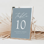 Mariage bleu foncé moderne Numéro de table<br><div class="desc">Cartes de numéro de table mariage tendance et minimaliste avec lettrage blanc avec "Table" dans le script de calligraphie moderne. Le design est composé d'un arrière - plan bleu poussiéreux ou d'une couleur de votre choix. Le dessin se répète à l'arrière. Pour commander les cartes de table : ajoutez votre...</div>