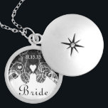 Mariage Damask Bride Keepsaké collier<br><div class="desc">Colliers de conservation Choisissez soit Silver Plated Gold Finish ou Sterling Silver Unique Personnalisé! st Christmas Cadeau Mariage Keepsaké Wedding Party Colliers - pour changer la couleur arrière - plan - cliquez sur personnaliser - cliquez sur modifier - choisissez l'outil dernier dans le menu déroulant et choisissez l'une des couleurs...</div>