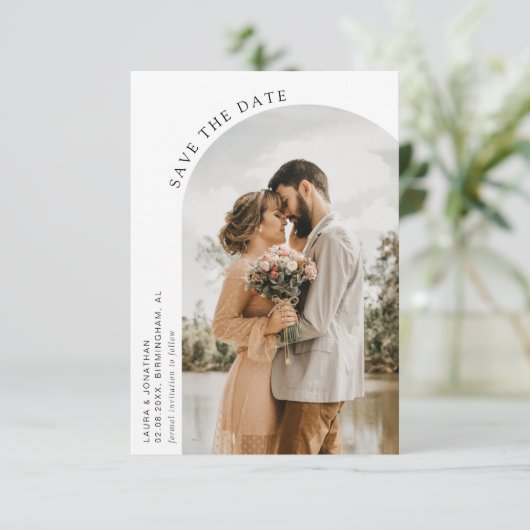 Mariage d'arc moderne enregistrer la carte de date (Debout devant)