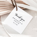 Mariage de calligraphie moderne<br><div class="desc">Ces étiquettes modernes calligraphie mariage sont parfaites pour un mariage rustique. Le design sobre et élégant présente une typographie de script classique et sophistiquée en noir et blanc. Faites de vos étiquettes vos propres en incluant vos noms, l'événement (le cas échéant) et la date. Ces étiquettes de faveur peuvent compléter...</div>