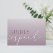 Mariage de calligraphie moderne Dusty Purple RSVP (Debout devant)