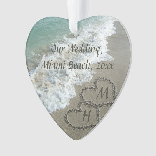 Mariage de la plage Maintenir les coeurs interdépe (devant)