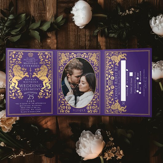 Mariage de Lion Médiéval Violet Royal Tri-Fold