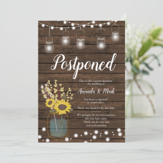 Mariage en bois rustique repoussé Faire-part (Debout devant)