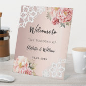 Mariage fleurons roses or dentelle signe de bienve (In SItu)
