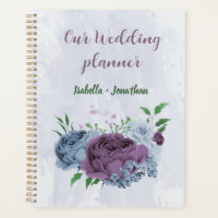 Mariage floral bleu poussiéreux violet