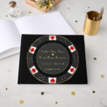 Mariage Gold Poker Chip Casino de luxe<br><div class="desc">Vraiment Foil ! Toucher avec éclat et classe ! Seuls le script et les coeurs sont de véritables feuilles. Notre design comprend une puce de poker avec un faux rond d'or à l'extérieur cadre et cercle d'or à l'intérieur, sur un arrière - plan noir. Il peut être utilisé pour différentes...</div>