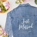 Mariage marié juste personnalisé<br><div class="desc">Célébrez votre journée spéciale avec cette veste denim mariage personnalisée! Les mots 'Just Married' sont écrits dans une police de script tendance, et ci-dessous vous pouvez ajouter les noms des couples, la date mariage, l'emplacement ou autre texte. Cette belle veste en jean marbré de coton fait un beau cadeau pour...</div>
