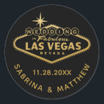 Mariage or à Vegas Signer Favoriser Étiquette<br><div class="desc">Mariage en Fabulous Las Vegas Connectez-vous un autocollant de faux or et de faveurs noires étiquettes ou enveloppes scellés pour votre mariage de destination Vegas ou le mariage à thème Vegas, douche nuptiale, fête de bachelorette ou fête de célibataire. Idéal pour Vegas Douches à thème et annonces ou ajoutez à...</div>