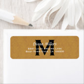 Mariage or Monogram Étiquette de adresse V8 (En situation)