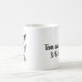 Mariage personnalisé Date d'amour avec flèches Mug (Centre)