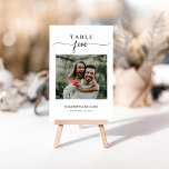 Mariage photo Elegance Script Numéro de table Cinq<br><div class="desc">Design moderne et élégant imprimé Élégance Script Mariage photo moderne Numéro de tableau Cinq qui peut être customisé avec votre texte et ajouter chaque carte numéro de tableau à votre panier, un par un. Cliquez sur le bouton "Customiser" et utilisez notre outil de conception pour modifier ce modèle. Découvrez le...</div>