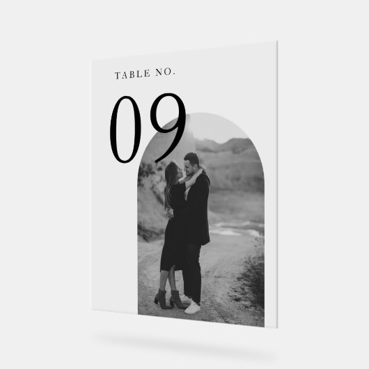 Mariage photo moderne Arch Couple Numéro de tablea (Angle)