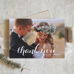 Mariage photo White Modern Calligraphy<br><div class="desc">Express votre gratitude sincère avec notre carte de remerciements de mariage photo personnalisable, conçu avec élégante calligraphie moderne. Cette carte offre une façon sophistiquée et élégante de remercier vos invités pour le partage de votre journée spéciale. La carte comprend un espace dédié pour une photo chère de votre mariage, vous...</div>