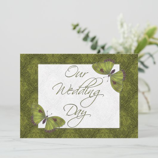 Mariage plat Invitation Papillon Brocade vert (Debout devant)
