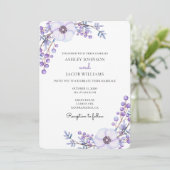 Mariage pourpre. Fleurs lilas. Invitation florale (Debout devant)