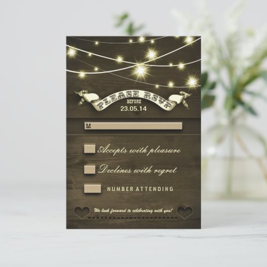 mariage rustique en bois RSVP avec lumières (Debout devant)