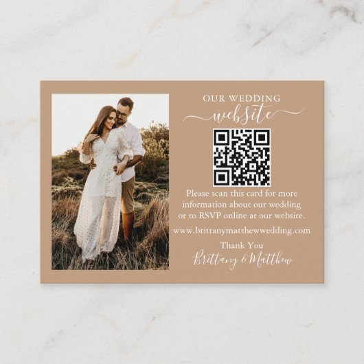 Mariage Site Web QR Photo Taupe Enclôture Carte (Devant)