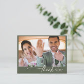 Mariage tout simple Chic Merci Moss Green ID1046 (Debout devant)