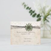 Mariage vintage Sage Daisy RSVP (Debout devant)