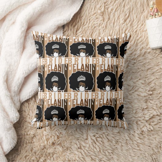 Mariée à la mélanine avec Coussin d'accent Afro (Couverture)
