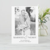 Mariés & Joyeux Premier Noël Carte de Vœux Simple (Debout devant)
