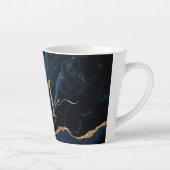 Marine Blue Gold Marbre Votre Lettre Nom Latte Mug (Droite)