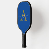 Marine en Goud Monogram Script Naam Custom Pickleball Paddle (Links)