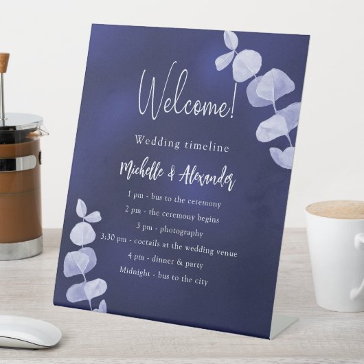 Marineblauw eucalyptus bruiloft programma tijdlijn reclamebord met voetstuk (Insitu)