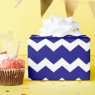 Marineblauwe chevron cadeaupapier