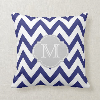 marineblauwe chevron met Quatrefoil en Monogram Kussen
