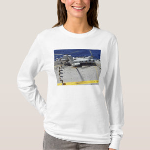 Marines aan boord van een CH-46E Zee Knight-heliko T-shirt
