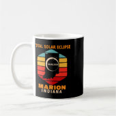Marion Indiana Totale Zonsverduistering 2024 Koffiemok (Links)