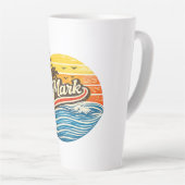 Mark Retro Sunset Name Design Latte Mok (Rechterhoek)