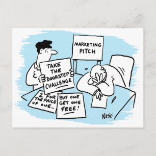 Marketingmanager doorstaat een verkooppraatje briefkaart
