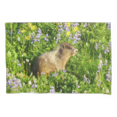 Marmot in Mount Rainier Wildbloemen Kussensloop (Voorkant)